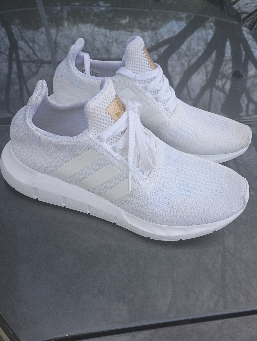 Adidas Swift Run 1.0 Women's Casual Running Shoes Women's Size 9 Bright White
